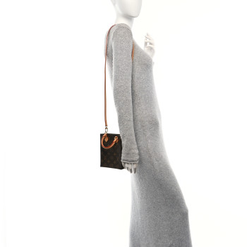 LOUIS VUITTON Monogram Petit Sac Plat