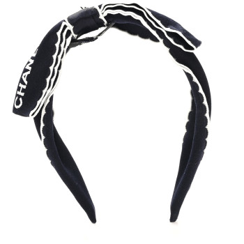 CHANEL Silk Cotton Bow Logo Headband Bleu Marine Ecru