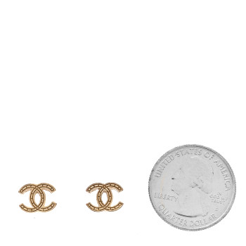 CHANEL CC Earrings Gold