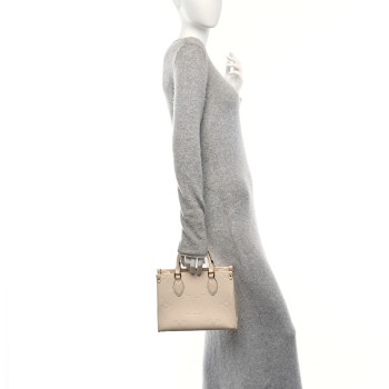 LOUIS VUITTON Empreinte Monogram Giant Onthego PM Cream Beige
