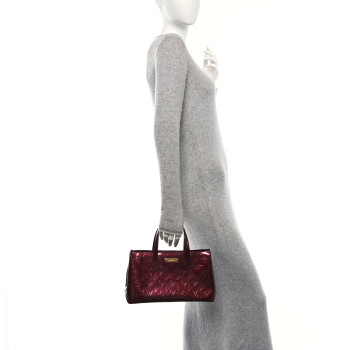 LOUIS VUITTON Vernis Wilshire PM Amarante