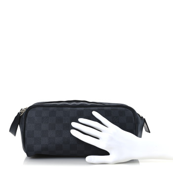 LOUIS VUITTON Damier Graphite Dopp Kit Toilet Pouch