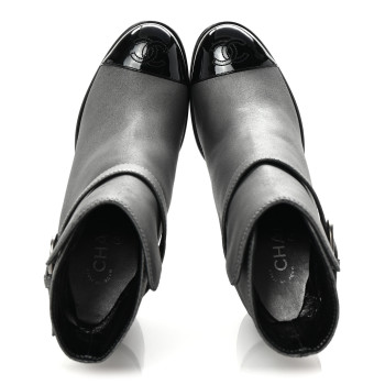 CHANEL Suede Kidskin Patent Cap Toe Interlocking CC Ankle Boots 39 Dark Silver Black