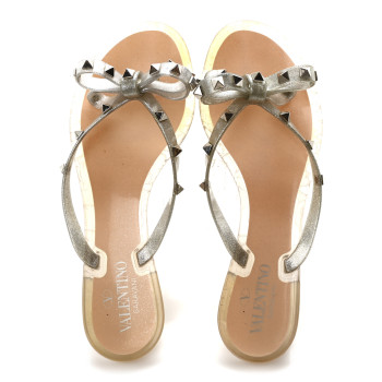 VALENTINO GARAVANI PVC Jelly Glitter Rockstud Bow Thong Sandals 39 Argento