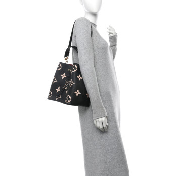LOUIS VUITTON Empreinte Monogram Giant Neonoe MM Black Beige LOUIS VUITTON Empreinte Monogram Giant Neonoe MM Black Beige