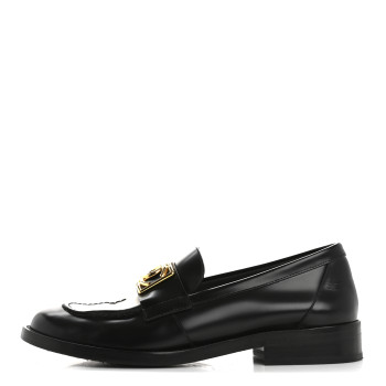 CHANEL Shiny Calfskin CC Loafers Black White 39.5 Black White CHANEL Shiny Calfskin CC Loafers Black White 39.5 Black White