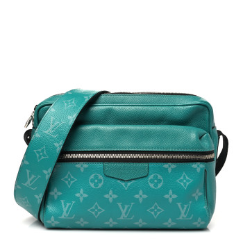 LOUIS VUITTON Taiga Monogram Outdoor Messenger Vert