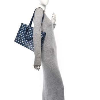 LOUIS VUITTON Monogram Jacquard Denim Onthego MM Bleu