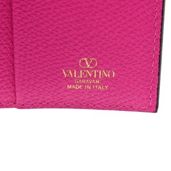 折りたたみ財布 Valentino Garavani Pastel Pink Leather Vlogo Wallet VALENTINO GARAVANI Grainy Calfskin Compact Vlogo Wallet Pink