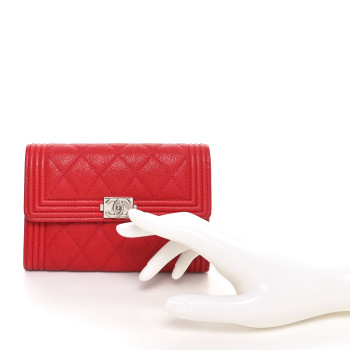 CHANEL Caviar Quilted Medium Boy Flap Wallet Red