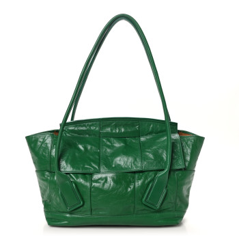 BOTTEGA VENETA Paper Calfskin Maxi Intrecciato Medium Arco Slouch Racing Green