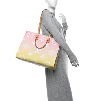 LOUIS VUITTON Monogram Giant By The Pool OnTheGo GM Light Pink