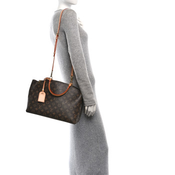 LOUIS VUITTON Monogram Grand Palais