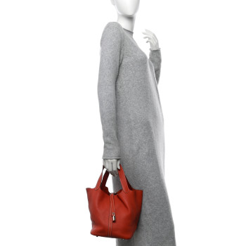 HERMES Taurillon Clemence Picotin Lock 22 MM Sanguine