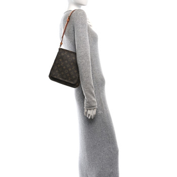 LOUIS VUITTON Monogram Musette Salsa