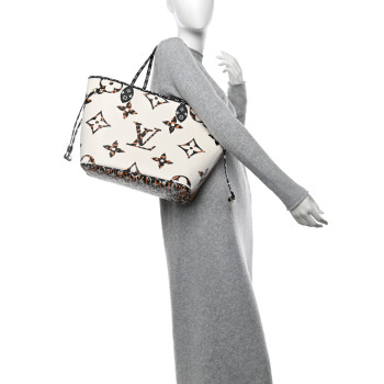 LOUIS VUITTON Monogram Giant Jungle Neverfull MM Ivory