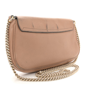 GUCCI Pebbled Calfskin Medium Soho Flap Crossbody Camelia