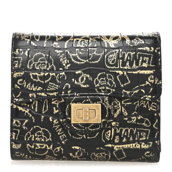 CHANEL Calfskin Crocodile Embossed Graffiti 2.55 Cocodile Reissue Compact Wallet Black Gold