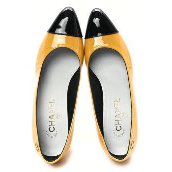 CHANEL Patent Calfskin Cap Toe CC Pumps 37.5 Black Yellow
