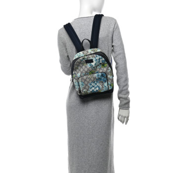 GUCCI GG Supreme Monogram Blooms Small Day Backpack Blue