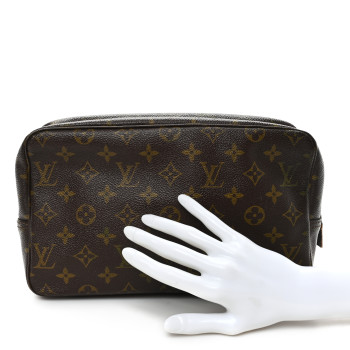 LOUIS VUITTON Monogram Trousse Toilette 28