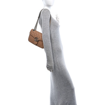 GUCCI Calfskin Matelasse Aria Small GG Marmont Chain Shoulder Bag Camelia