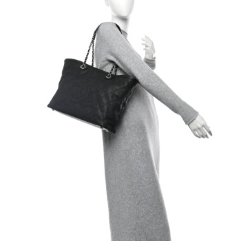 CHANEL Grained Calfskin Quilted Small Daily Shopping Tote Black