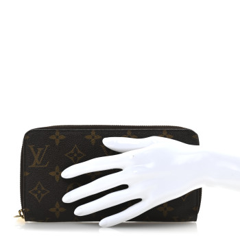 LOUIS VUITTON Monogram Zippy Wallet