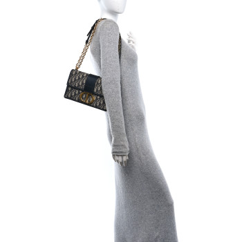 CHRISTIAN DIOR Oblique 30 Montaigne Flap Bag Blue