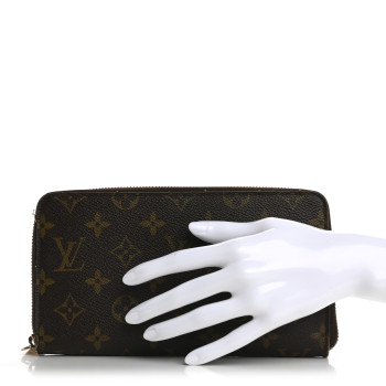 LOUIS VUITTON Monogram Zippy Organizer Wallet