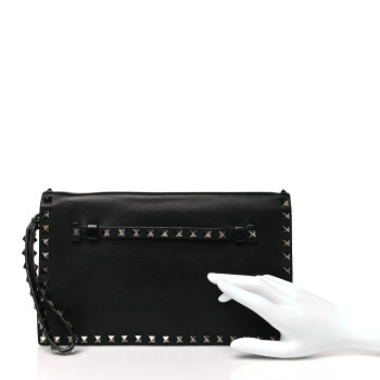 VALENTINO GARAVANI Nappa Rockstud Wristlet Clutch Black