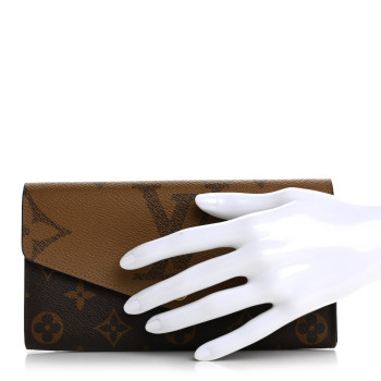 LOUIS VUITTON Reverse Monogram Giant Sarah Wallet