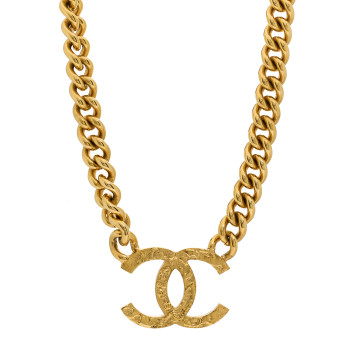 CHANEL Metal Textured CC Short Chain Pendant Necklace Gold