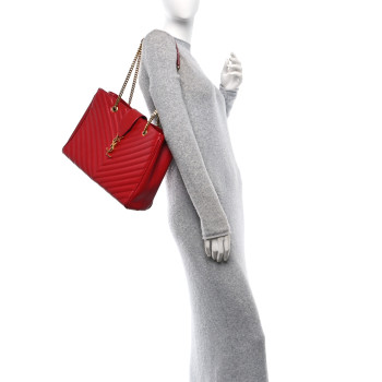 SAINT LAURENT Grain De Poudre Matelasse Chevron Large Monogram Shopping Bag Red