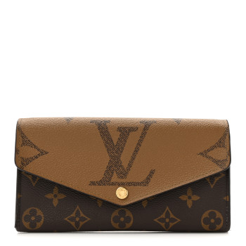 LOUIS VUITTON Reverse Monogram Giant Sarah Wallet