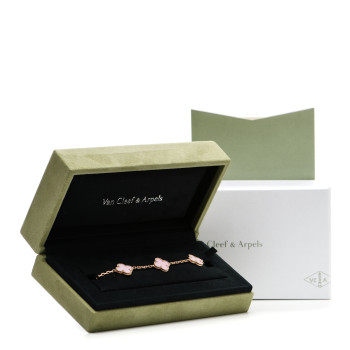 Van Cleef & Arpels ピンクレザーベルト a5767f191d4effbe1ade26bd420757