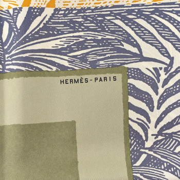 HERMES Silk Cavalier En Formes Scarf 90 JH Vert Amanda Jaune