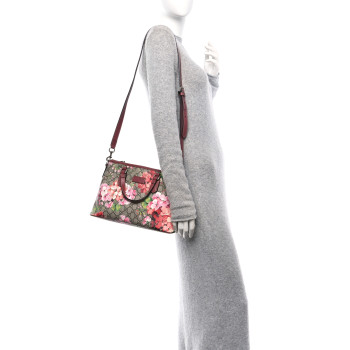 GUCCI GG Supreme Monogram Blooms Small Zippered Tote Beige Multicolor Dry Rose