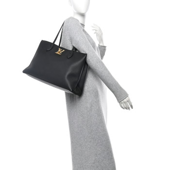 LOUIS VUITTON Grained Calfskin Lockme Shopper Black