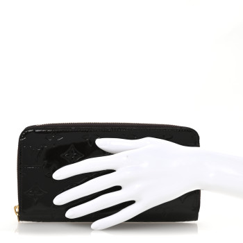 LOUIS VUITTON Vernis Zippy Wallet Amarante