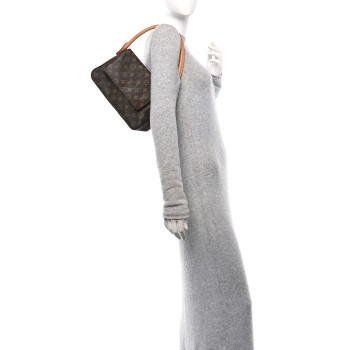 LOUIS VUITTON Monogram Mini Looping