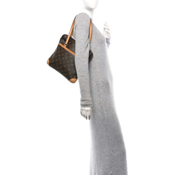 LOUIS VUITTON Monogram Sac Coussin GM
