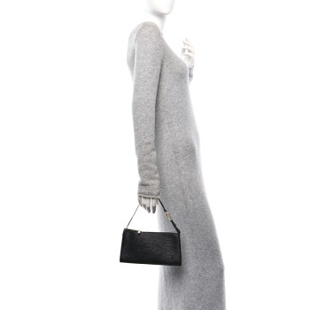 LOUIS VUITTON Epi Pochette Accessories 24 Black