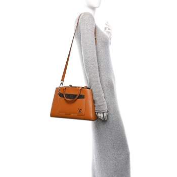 LOUIS VUITTON Epi Marelle Tote MM Gold Honey