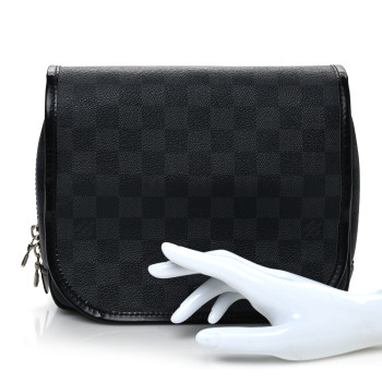 LOUIS VUITTON Damier Graphite Truth Suspendable Messenger Bag