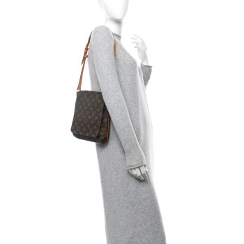 LOUIS VUITTON Monogram Musette Salsa