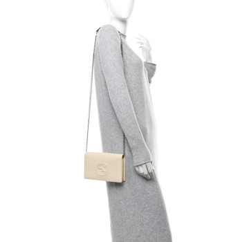 GUCCI Pebbled Calfskin Soho Wallet on Chain Ivoire