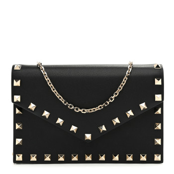 VALENTINO GARAVANI Vitello Rockstud Envelope Wallet on Chain Black