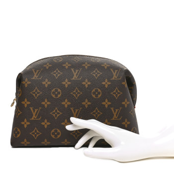 LOUIS VUITTON Monogram Cosmetic Pouch GM NM