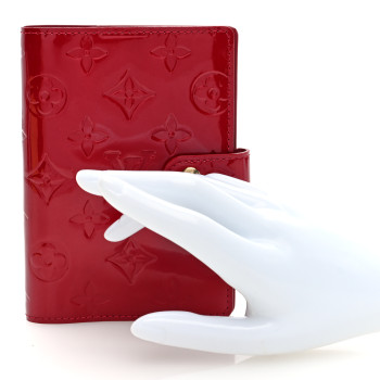 LOUIS VUITTON Vernis Small Ring Agenda Cover Pomme D'Amour